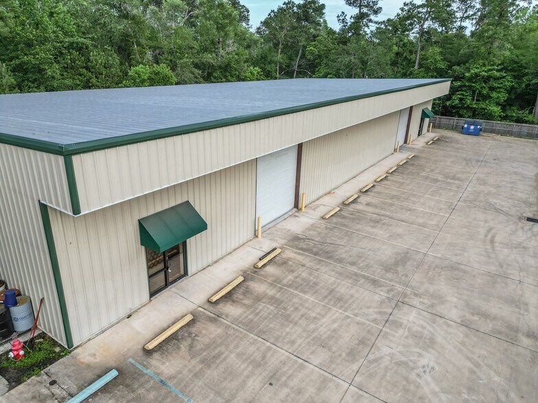 19982008 Airport Road, Conroe, TX 77301