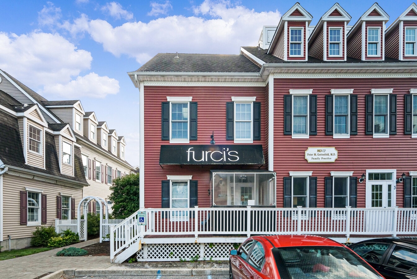 334 Underhill Ave, Yorktown Heights, NY 10598