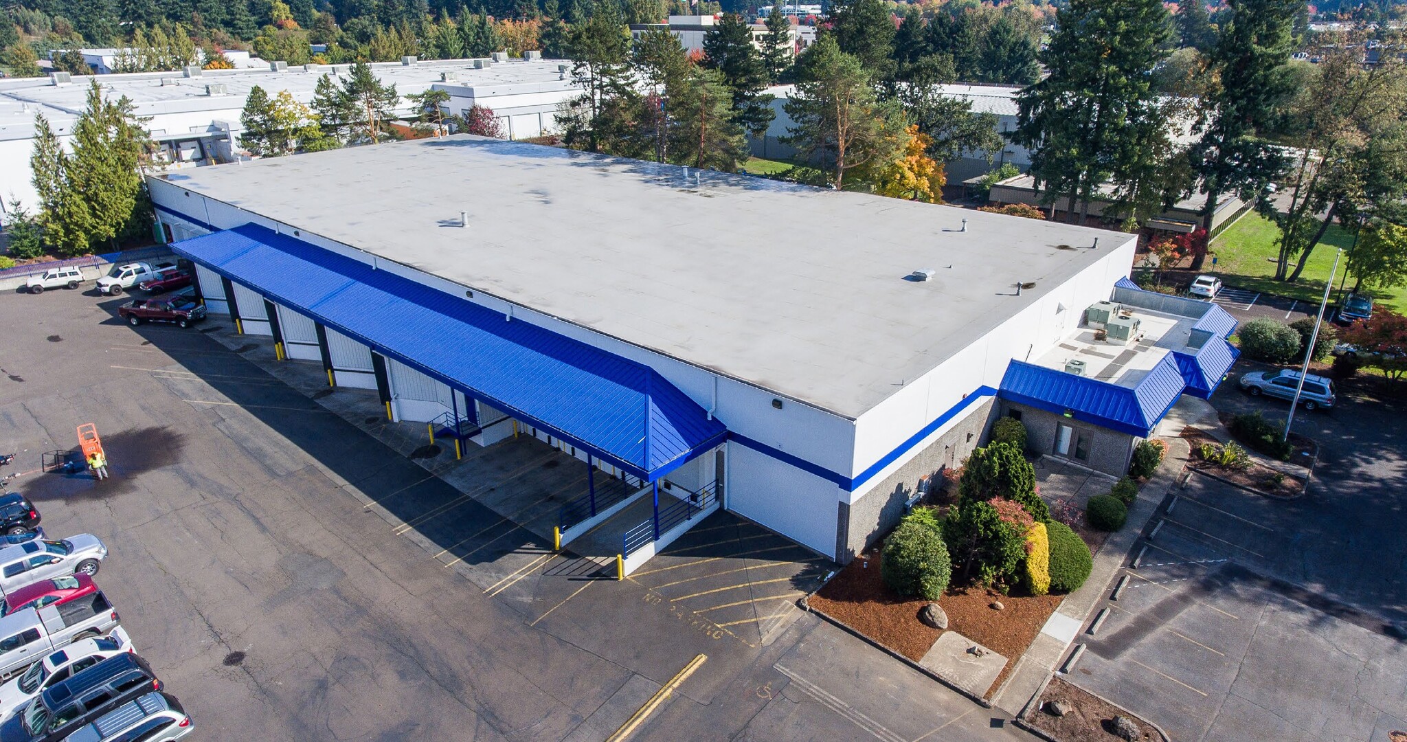 10100 SW Commerce Cir, Wilsonville, OR for sale Primary Photo- Image 1 of 6