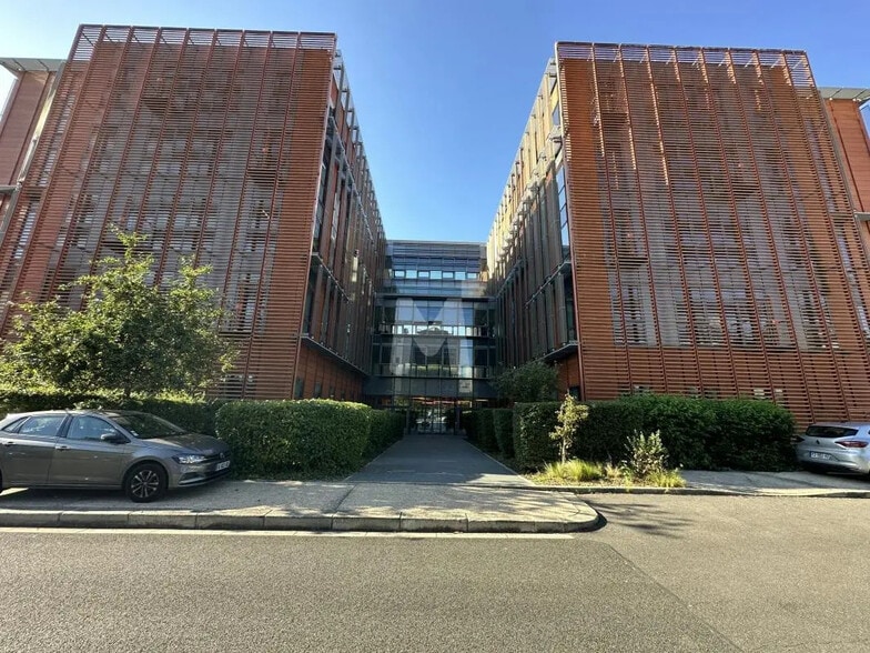 Office in Chevilly-Larue for lease - Building Photo - Image 1 of 9