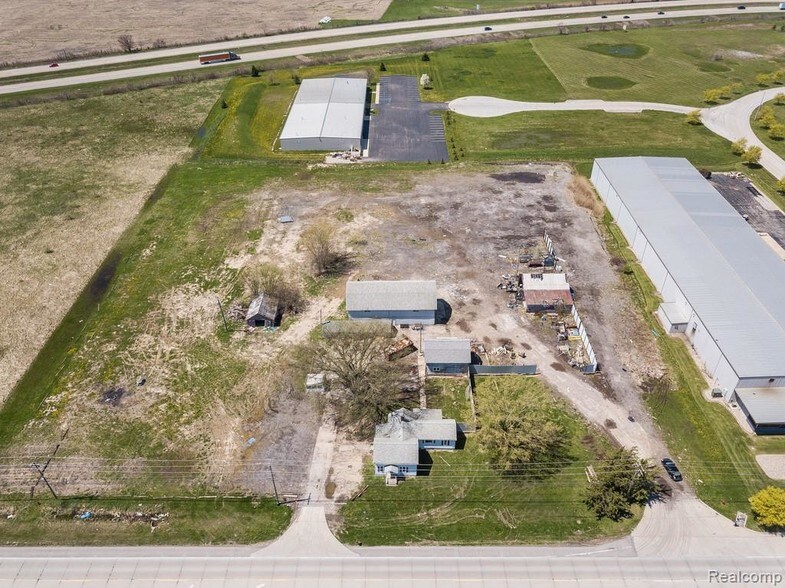 5249 N Ann Arbor Rd, Dundee, MI for sale - Building Photo - Image 1 of 1