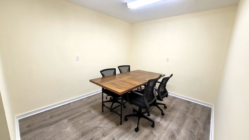 1010 E North St, Greenville, SC for lease - Building Photo - Image 2 of 13