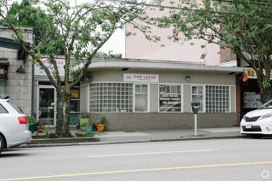 4570 W 10th Ave, Vancouver, BC V6R 2J5