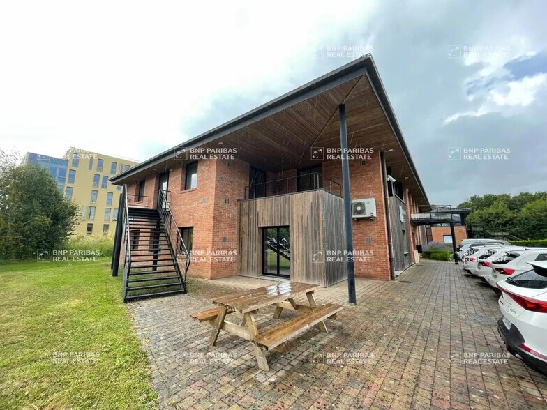 16 Rue Louis Néel, Lezennes for lease - Building Photo - Image 2 of 12