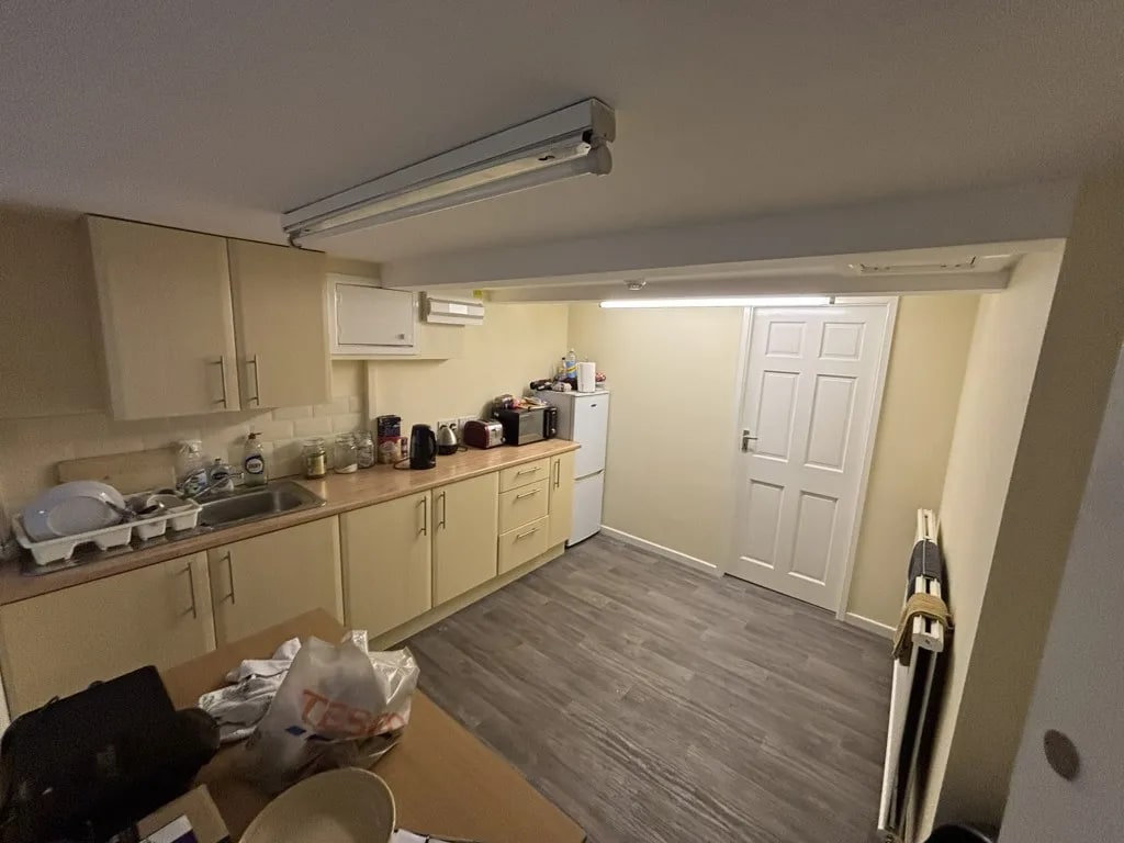 130-132 Manchester Rd, Bolton for lease Interior Photo- Image 1 of 4