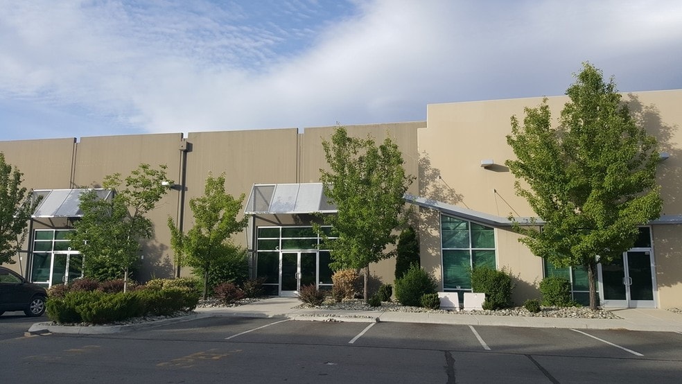 9736 S Virginia St, Reno, NV for lease - Building Photo - Image 3 of 11