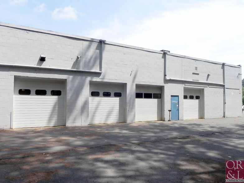 132 Weymouth Rd, Enfield, CT for lease - Building Photo - Image 2 of 4