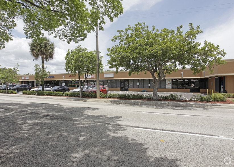 159-199 W Hillsboro Blvd, Deerfield Beach, FL for lease - Building Photo - Image 3 of 5