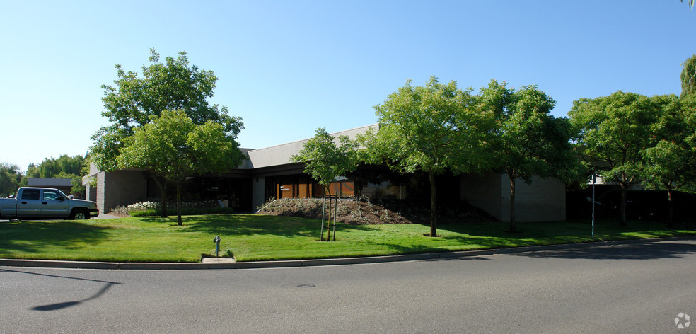 131 Stony Cir, Santa Rosa, CA for lease - Building Photo - Image 3 of 13