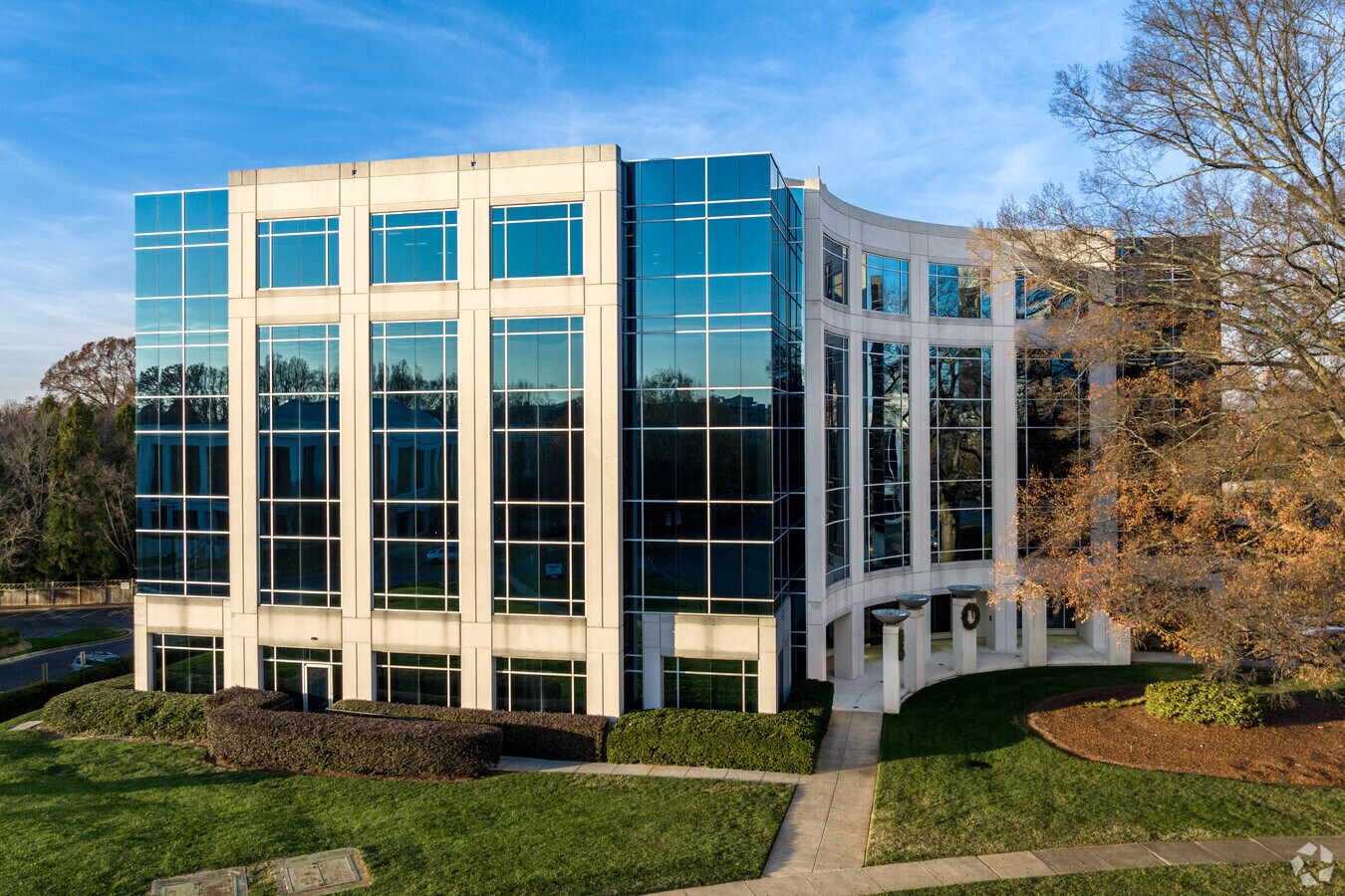 5501 Carnegie Blvd Charlotte North Carolina 28209 Usa 5925 Carnegie Blvd, Charlotte, NC 28209 - Carnegie VIII | LoopNet