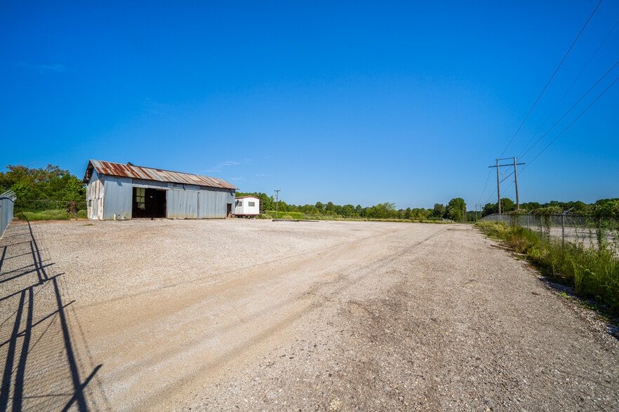 2103 E SH 31, Kilgore, TX for lease - Building Photo - Image 3 of 35