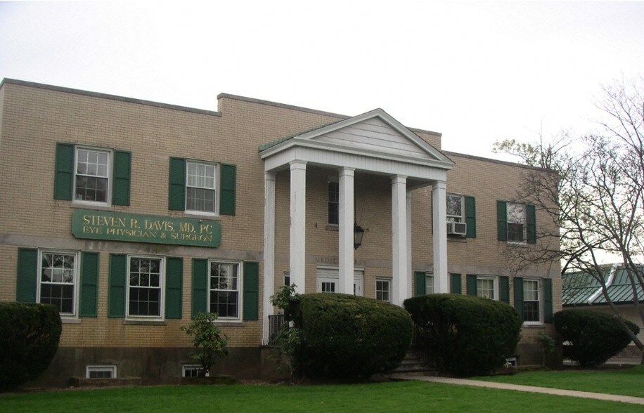 155 W Merrick Rd, Freeport, NY 11520 Medical Arts