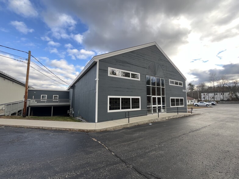 235 Portland Rd, Gray, ME for lease - Building Photo - Image 1 of 9