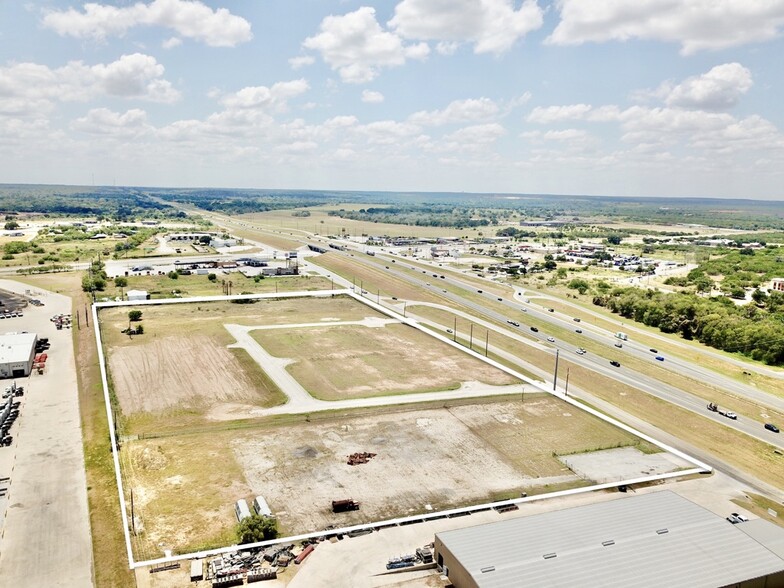 20030 S Interstate 37, Elmendorf, TX for sale - Building Photo - Image 1 of 9