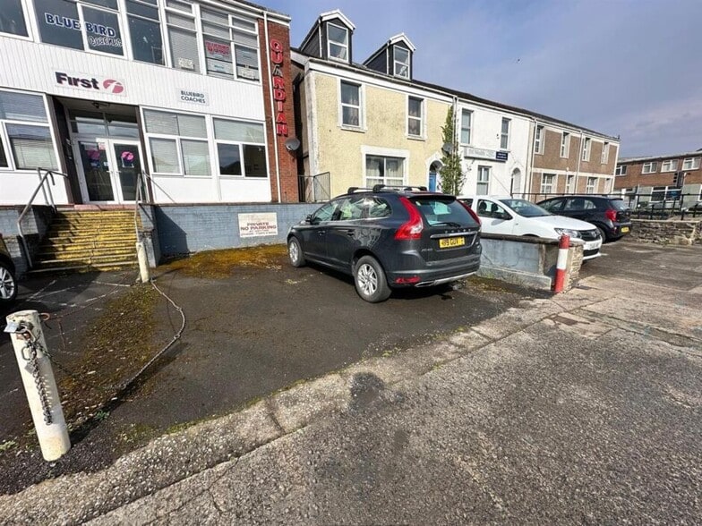 9-10 London Rd, Neath for lease - Building Photo - Image 2 of 3