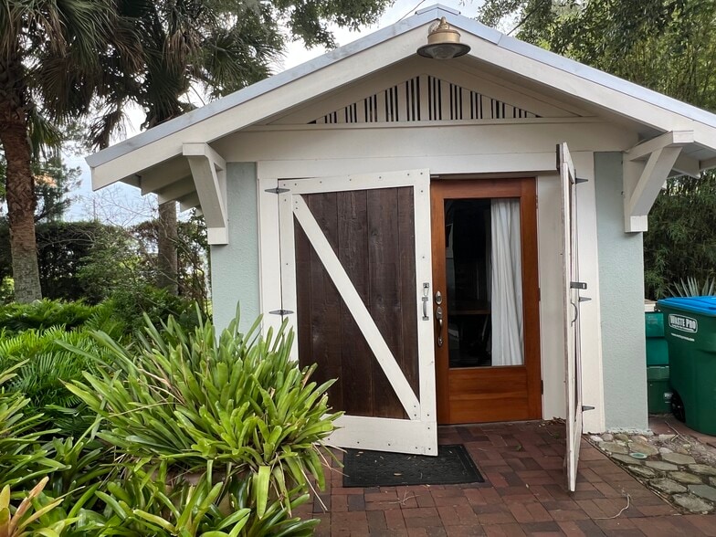 The Barn & The Bungalow portfolio of 2 properties for sale on LoopNet.com - Building Photo - Image 3 of 6