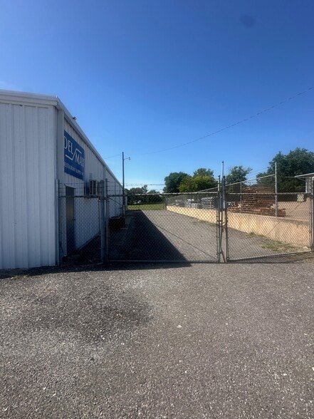 1700 Baker Rd, Sherman, TX for lease - Building Photo - Image 3 of 9