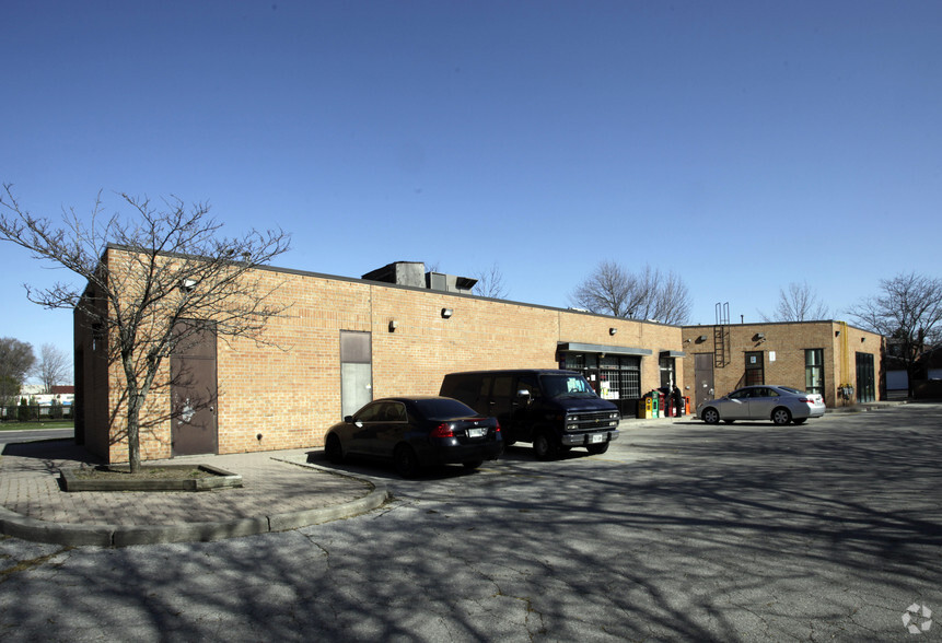 900 Middlefield Rd, Toronto, ON for sale - Building Photo - Image 3 of 3