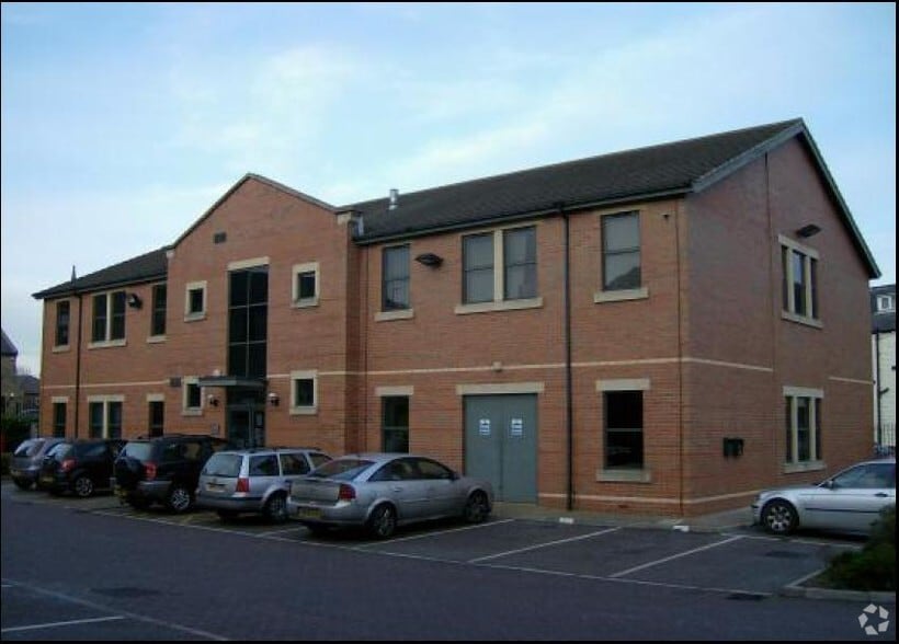 Church Ct, Morley for sale - Primary Photo - Image 1 of 1