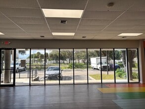 2570-2580 N Powerline Rd, Pompano Beach, FL for lease Interior Photo- Image 2 of 11