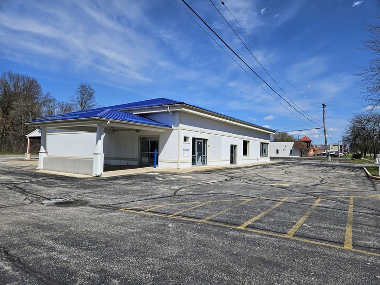 2704-2710 N Saginaw Rd, Midland, MI for lease - Building Photo - Image 1 of 13