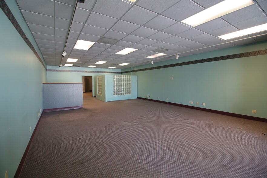 1001 N Western Ave, Marion, IN for lease - Interior Photo - Image 3 of 9