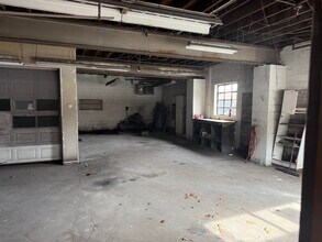 1634 State 8 hwy, Glenshaw, PA for lease Interior Photo- Image 2 of 3