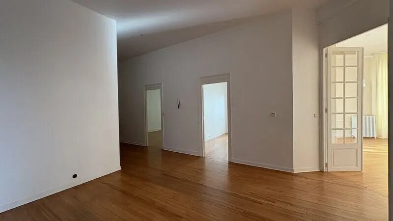 Office in Orléans for lease - Interior Photo - Image 3 of 6