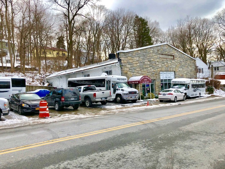 1421 Crompond Rd, Peekskill, NY 10566 6,000 Sq. Ft. Building For Sale