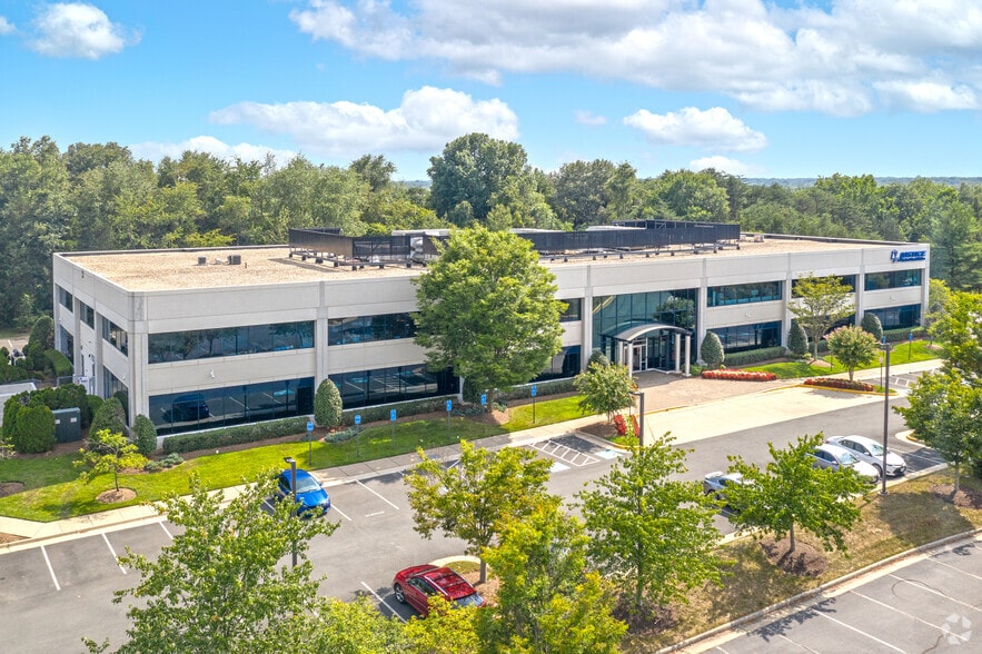 5175 Parkstone Dr, Chantilly, VA for lease - Building Photo - Image 2 of 6