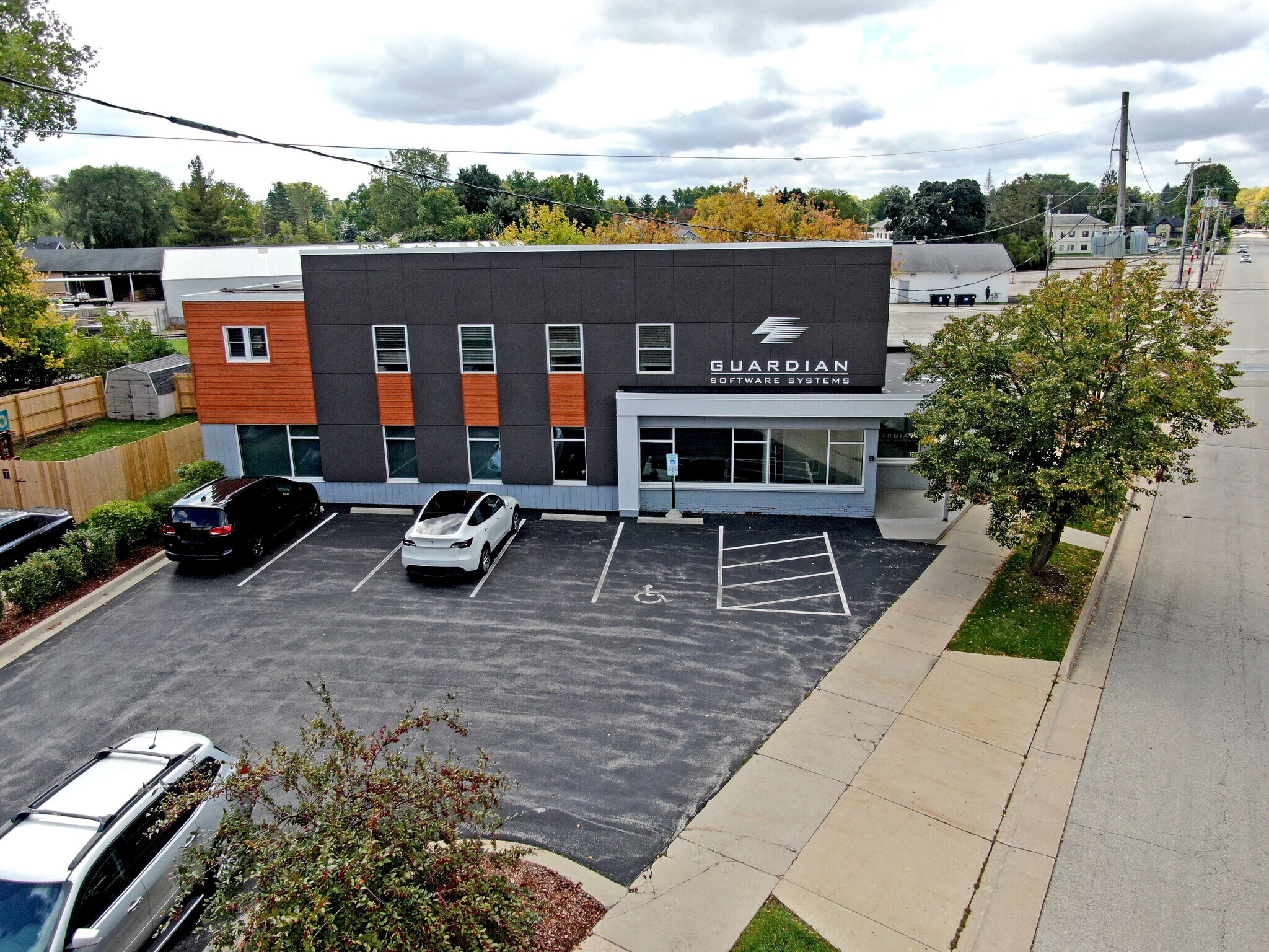 109 S Concord Rd, Oconomowoc, WI for sale Building Photo- Image 1 of 1