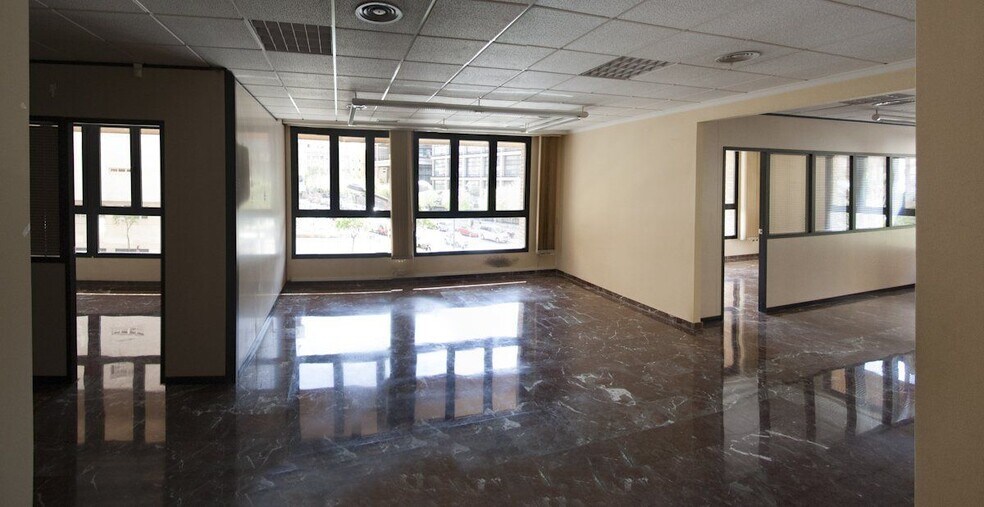Office in València, Valencia for lease - Building Photo - Image 3 of 30