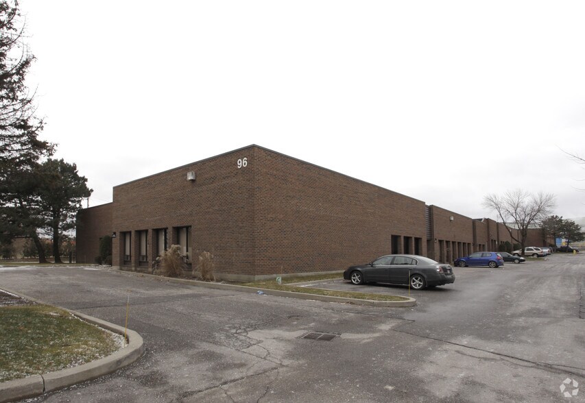 96 Bowes Rd, Concord, ON for sale - Primary Photo - Image 1 of 1