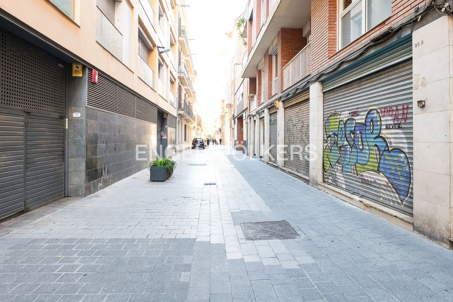 Multifamily in Barcelona, Barcelona for sale - Building Photo - Image 3 of 3