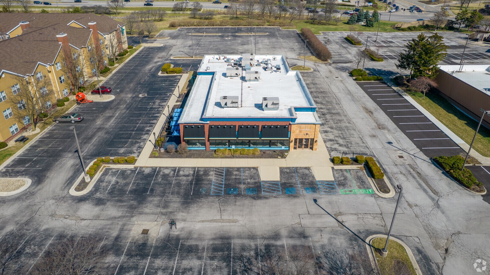 3861 Park Mill Run Dr, Hilliard, OH 43026