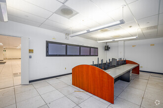 15 Corporate Pl S, Piscataway, NJ for lease Interior Photo- Image 2 of 7