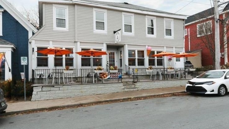 43 Queen St, Chester, NS for sale Primary Photo- Image 1 of 9