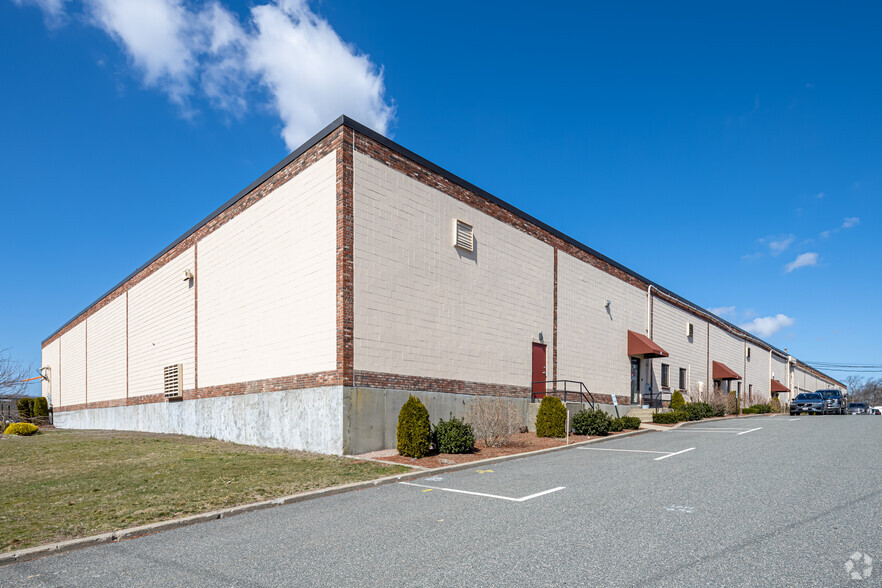 35-55 York Ave, Randolph, MA for lease - Building Photo - Image 3 of 4