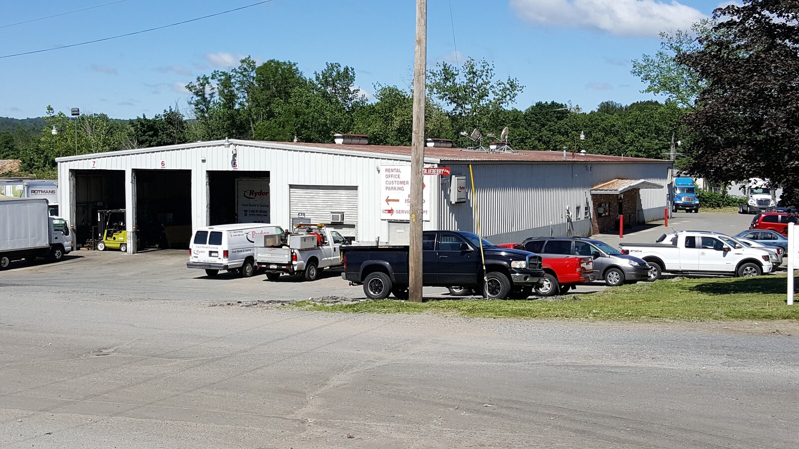 215 Crawford St, Fitchburg, MA 01420