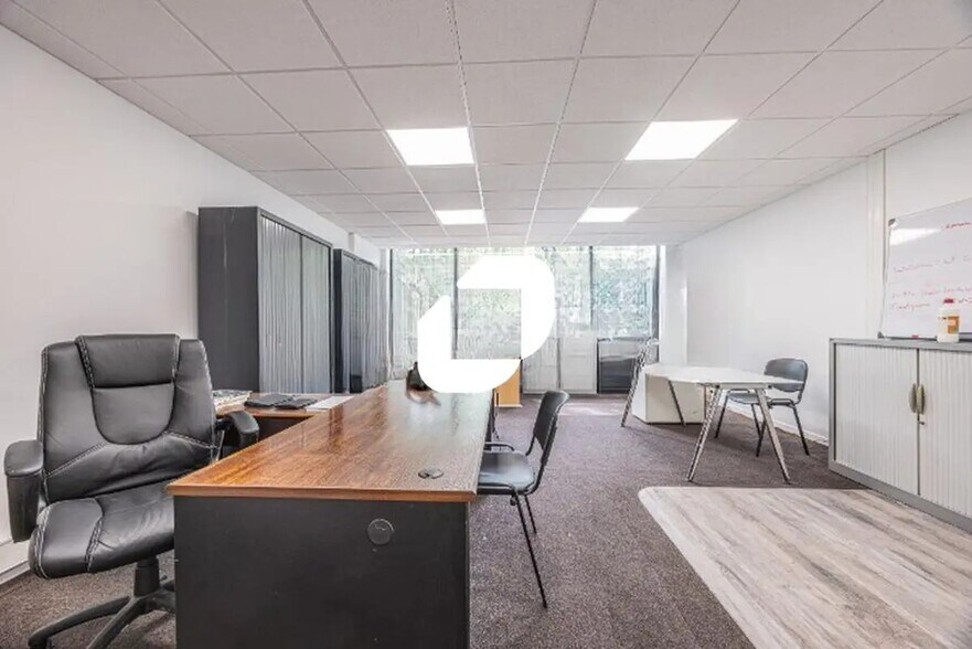 Office in Lognes for sale - Interior Photo - Image 2 of 9