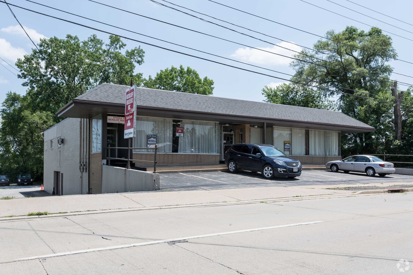 6815 Lake Ave, Elyria, OH 44035