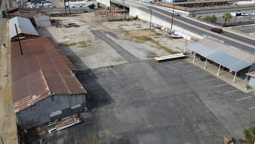 151 E Truxtun Ave, Bakersfield, CA for lease - Building Photo - Image 3 of 9