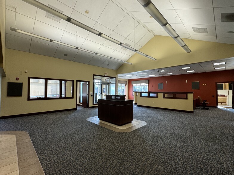 1240 Sumner Ave, Springfield, MA for sale - Building Photo - Image 3 of 10