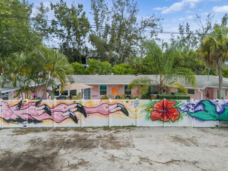6550 Sabal Dr, Sarasota, FL for sale - Building Photo - Image 2 of 20