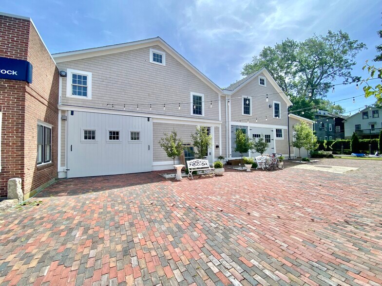 7-11 Bowler Ln, Newport, RI for sale - Building Photo - Image 1 of 1