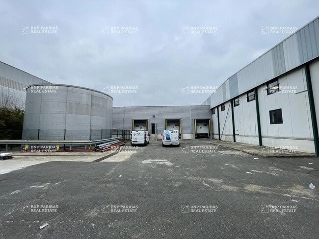 Location Entrepôt 1 830 m²