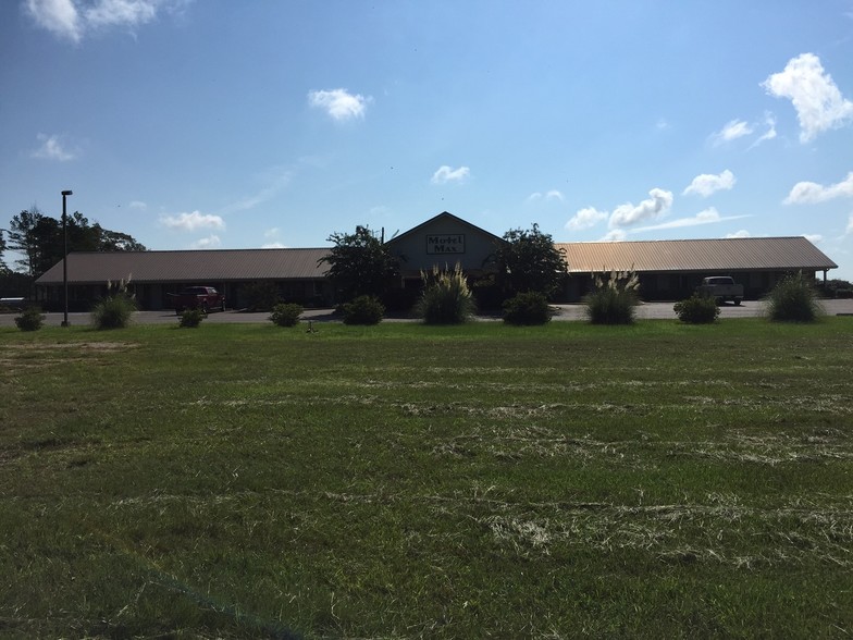 9693 Hwy 165, Pollock, LA for sale - Building Photo - Image 1 of 1