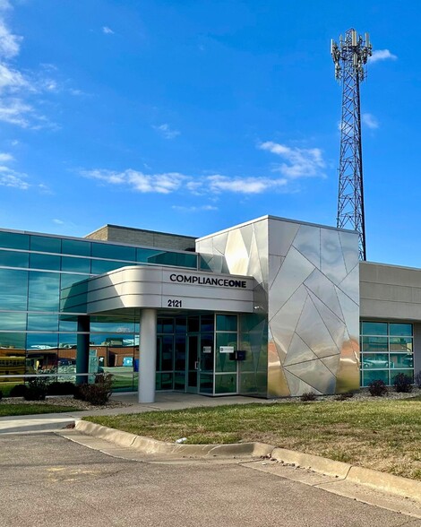 2121 SW Chelsea Dr, Topeka, KS for lease - Building Photo - Image 3 of 14