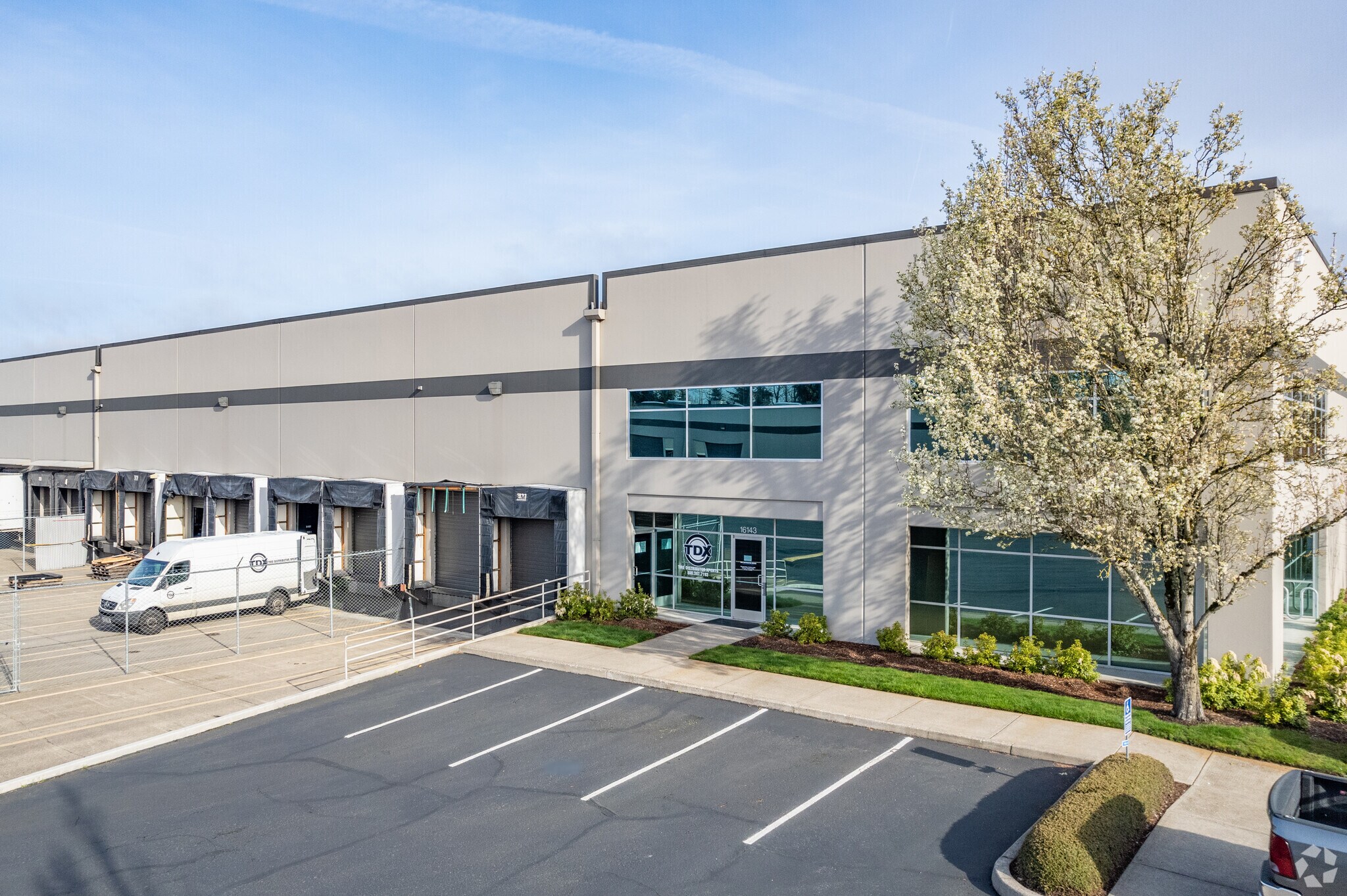 16125-16143 NE Cameron Blvd, Portland, OR for sale Primary Photo- Image 1 of 1