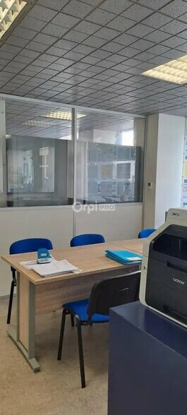Office in Pau for lease - Interior Photo - Image 2 of 6